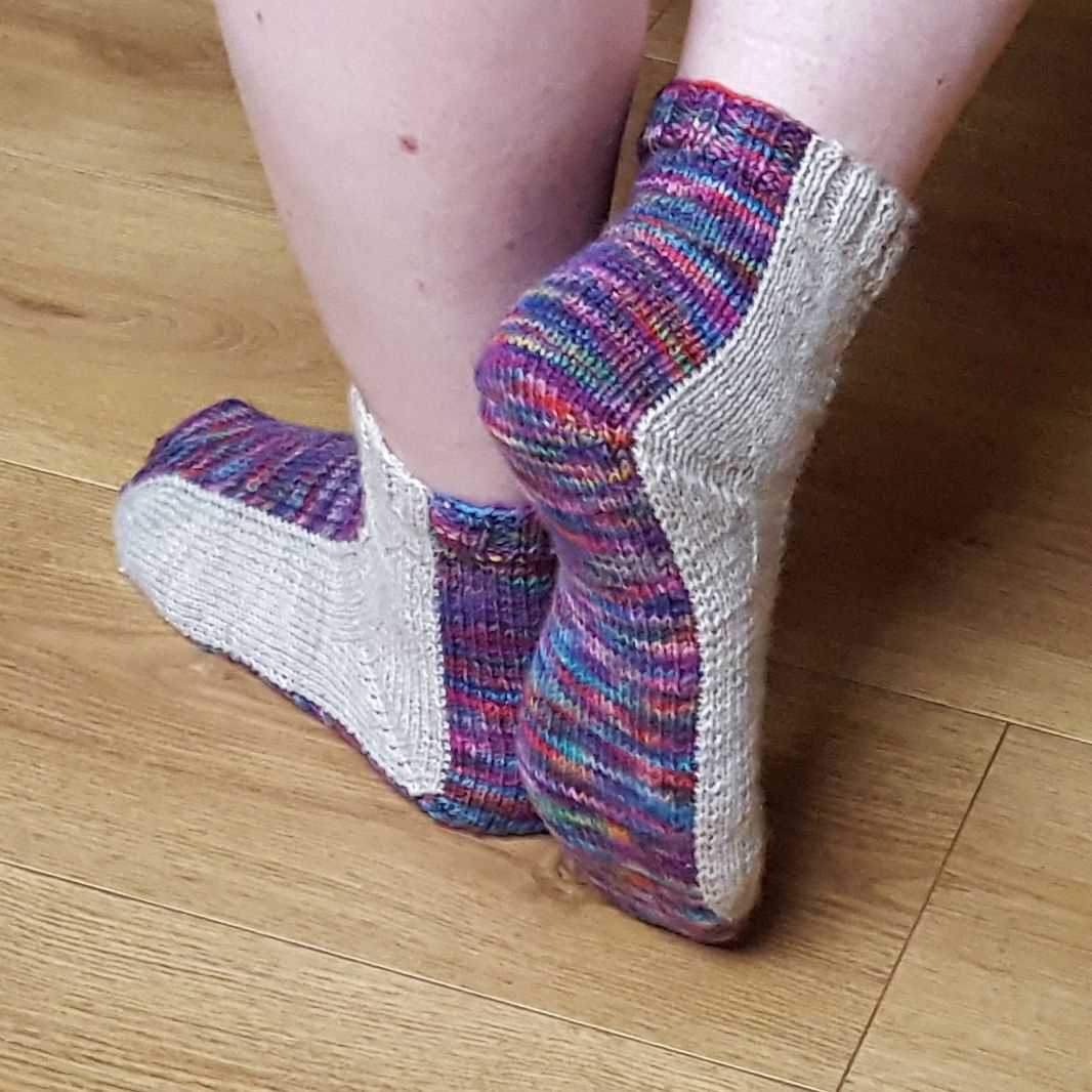 Free knitting patterns for bed socks on two needles