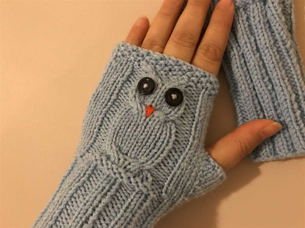 Free owl fingerless gloves knitting pattern