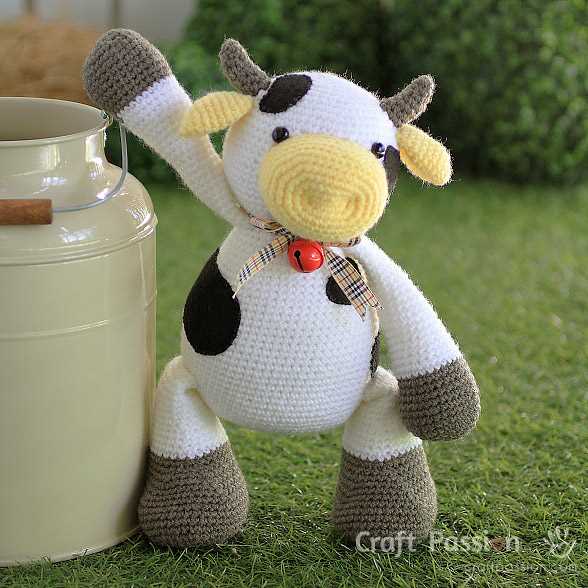 Free toy cow knitting pattern