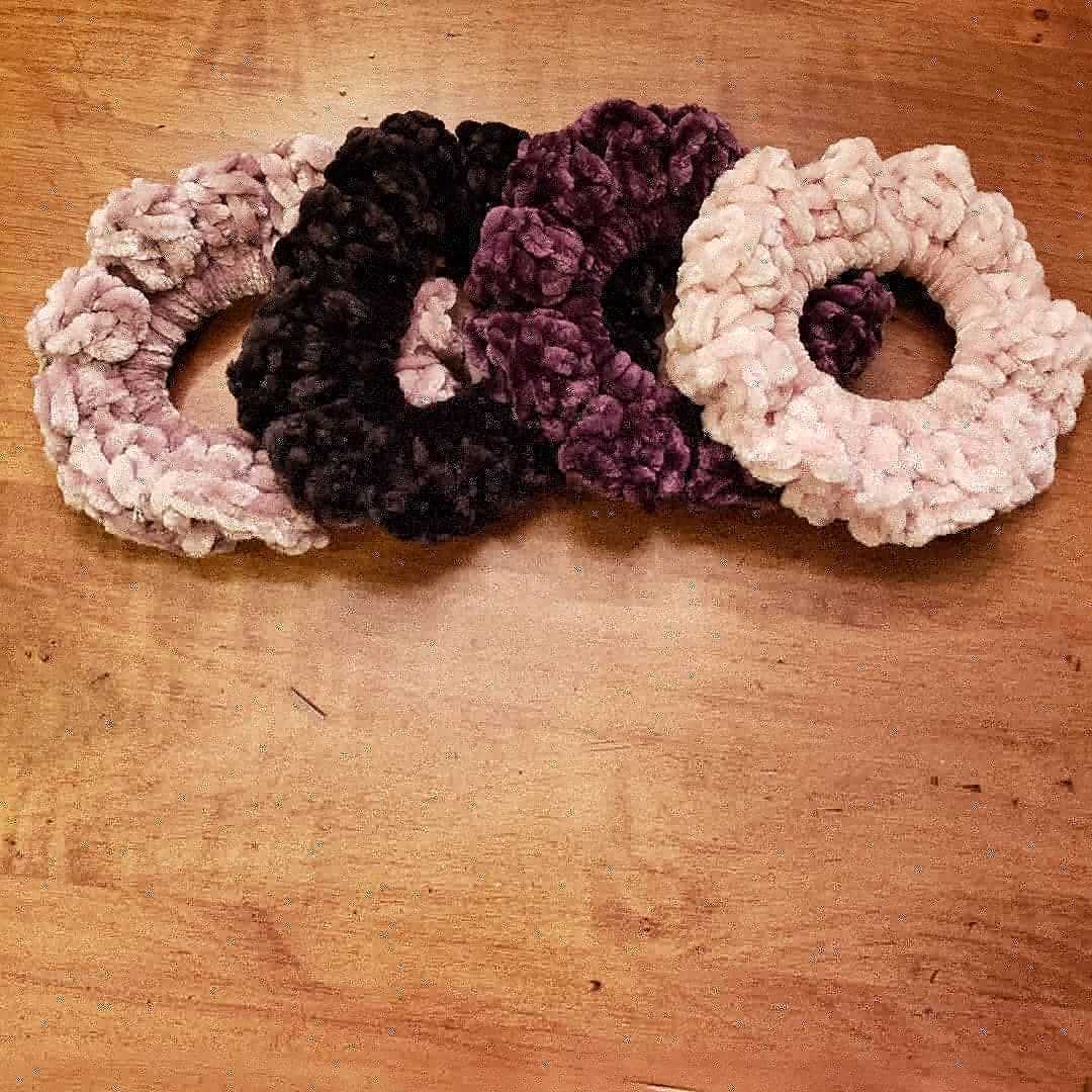 Hair scrunchie knitting pattern