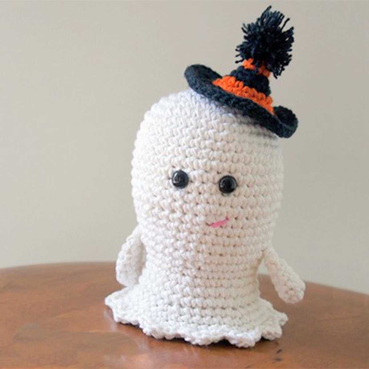 Halloween ghost knitting pattern