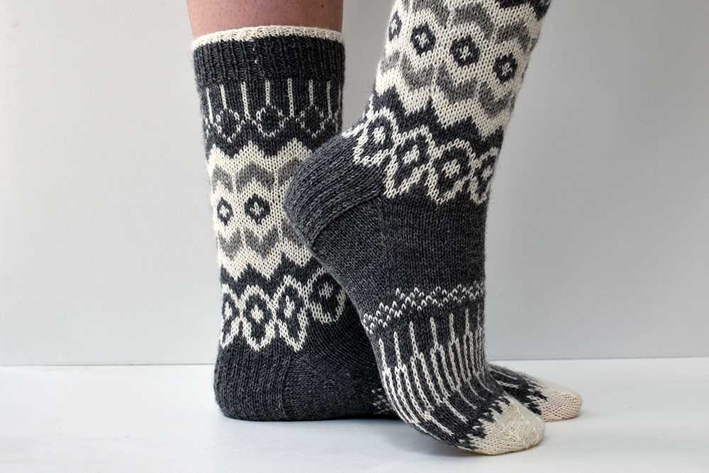 Hand knit socks pattern