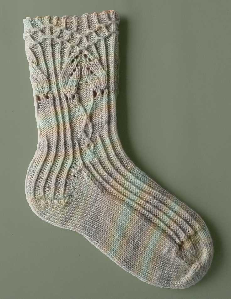 Hand knit socks pattern