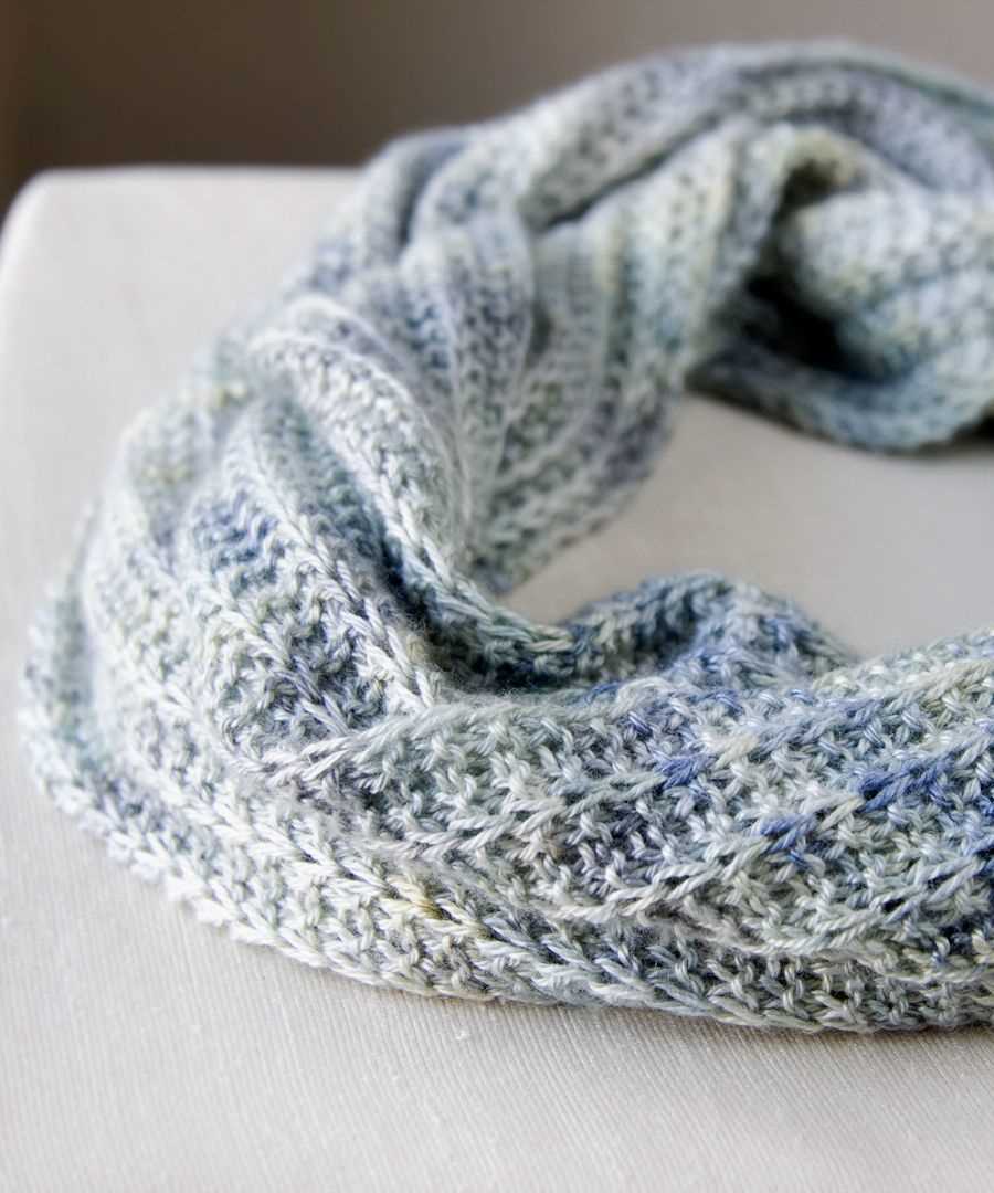 Infinity scarf knitting pattern seed stitch