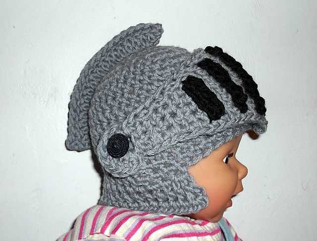 Knight helmet knitting pattern