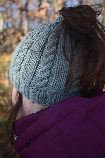 Knit hat pattern with hole for ponytail