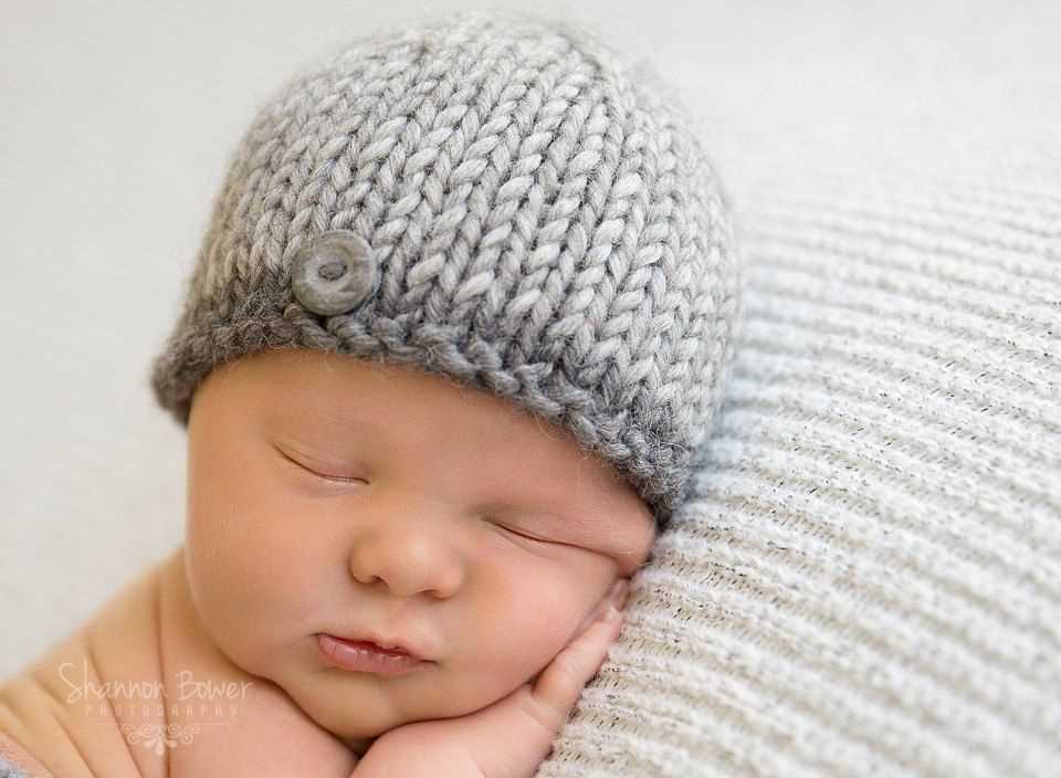 Knit patterns for newborn hats