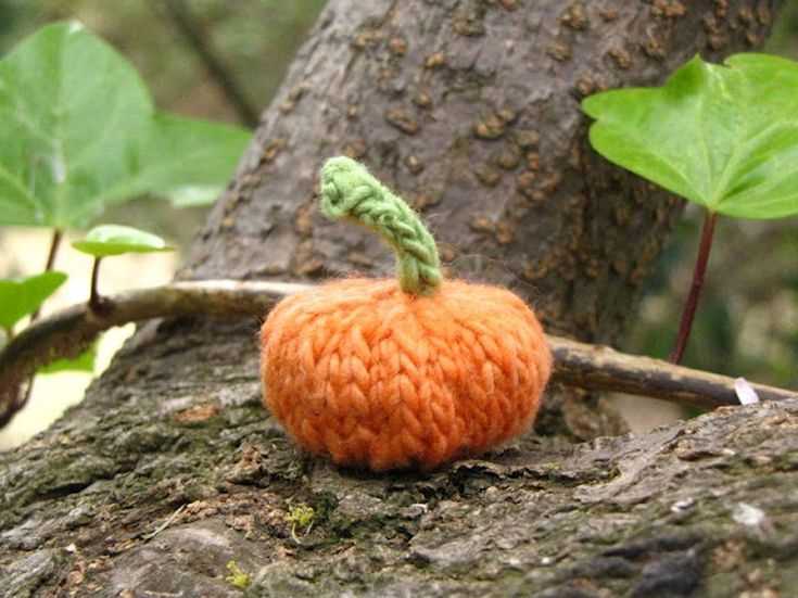 Knit pumpkin pattern in the round