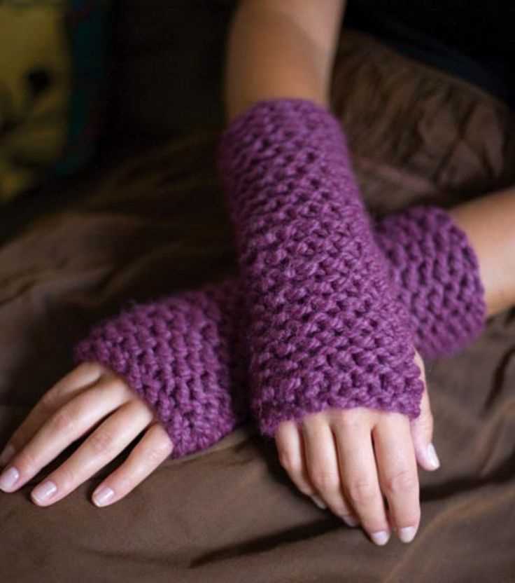 Knit wristlets pattern free