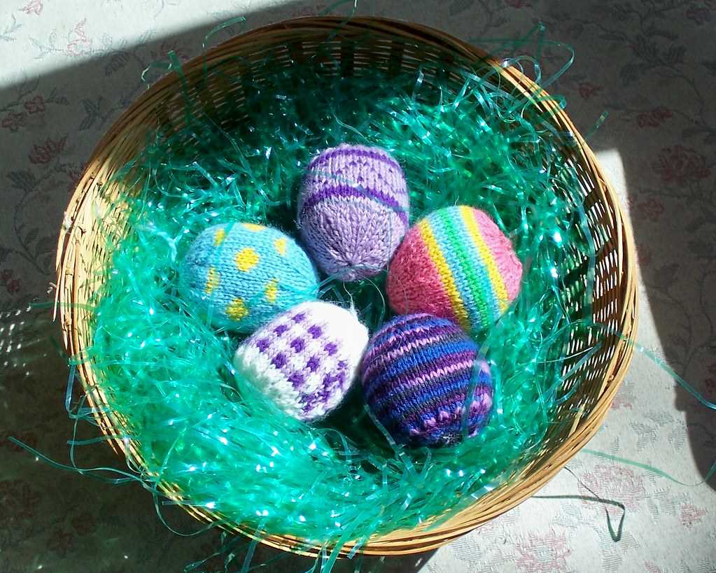 Knit easter egg pattern