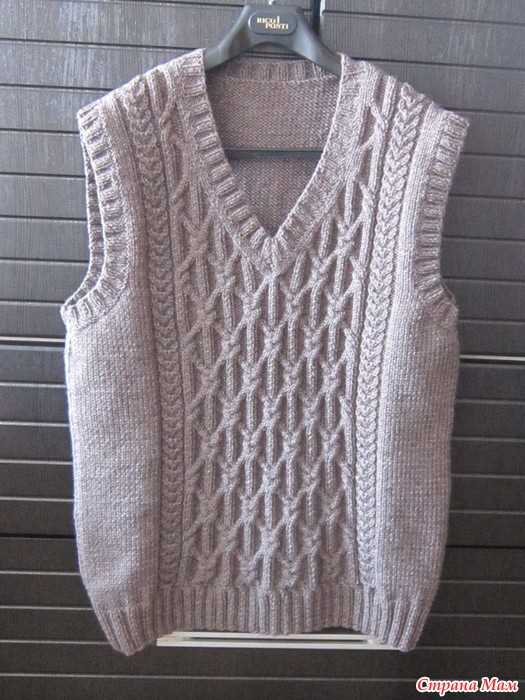 Knit patterns for vests in one piece