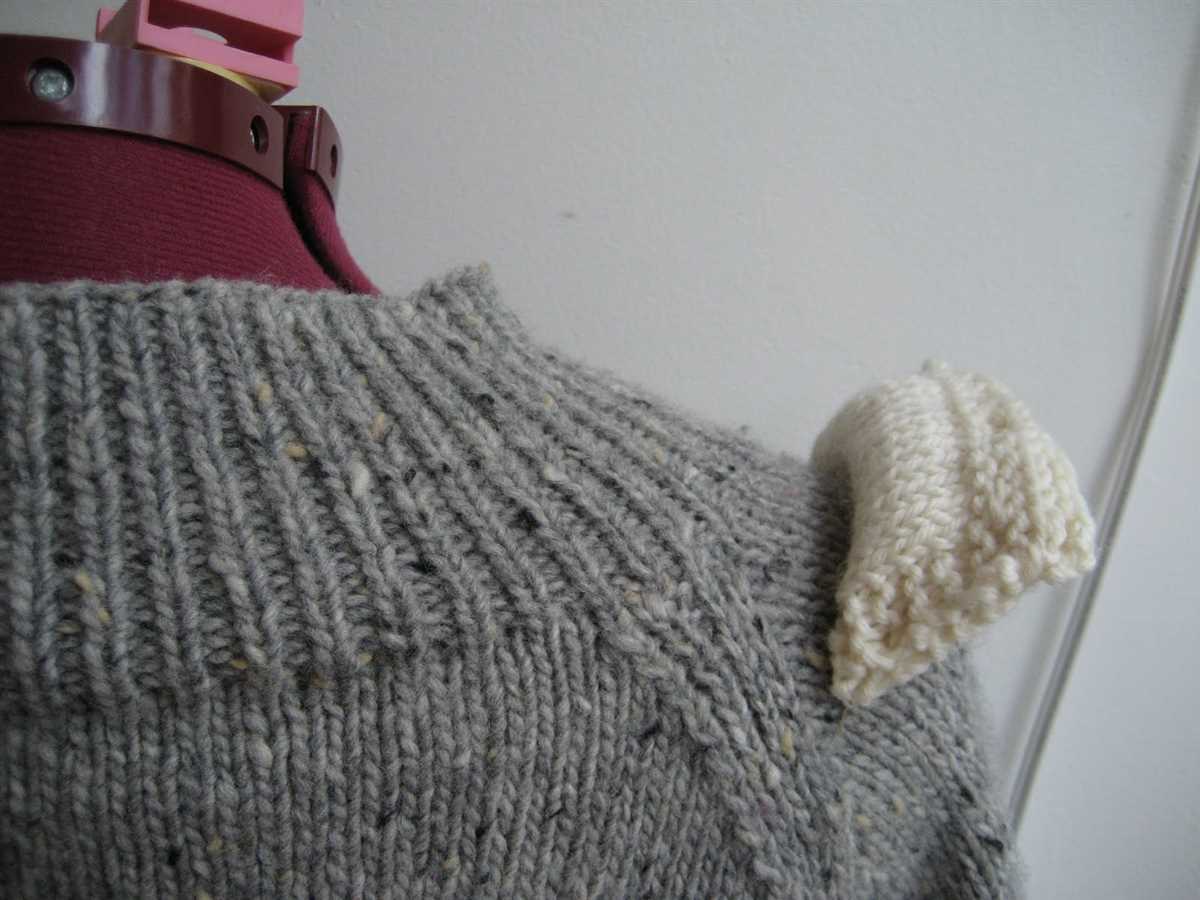 Knit shoulder warmer pattern free