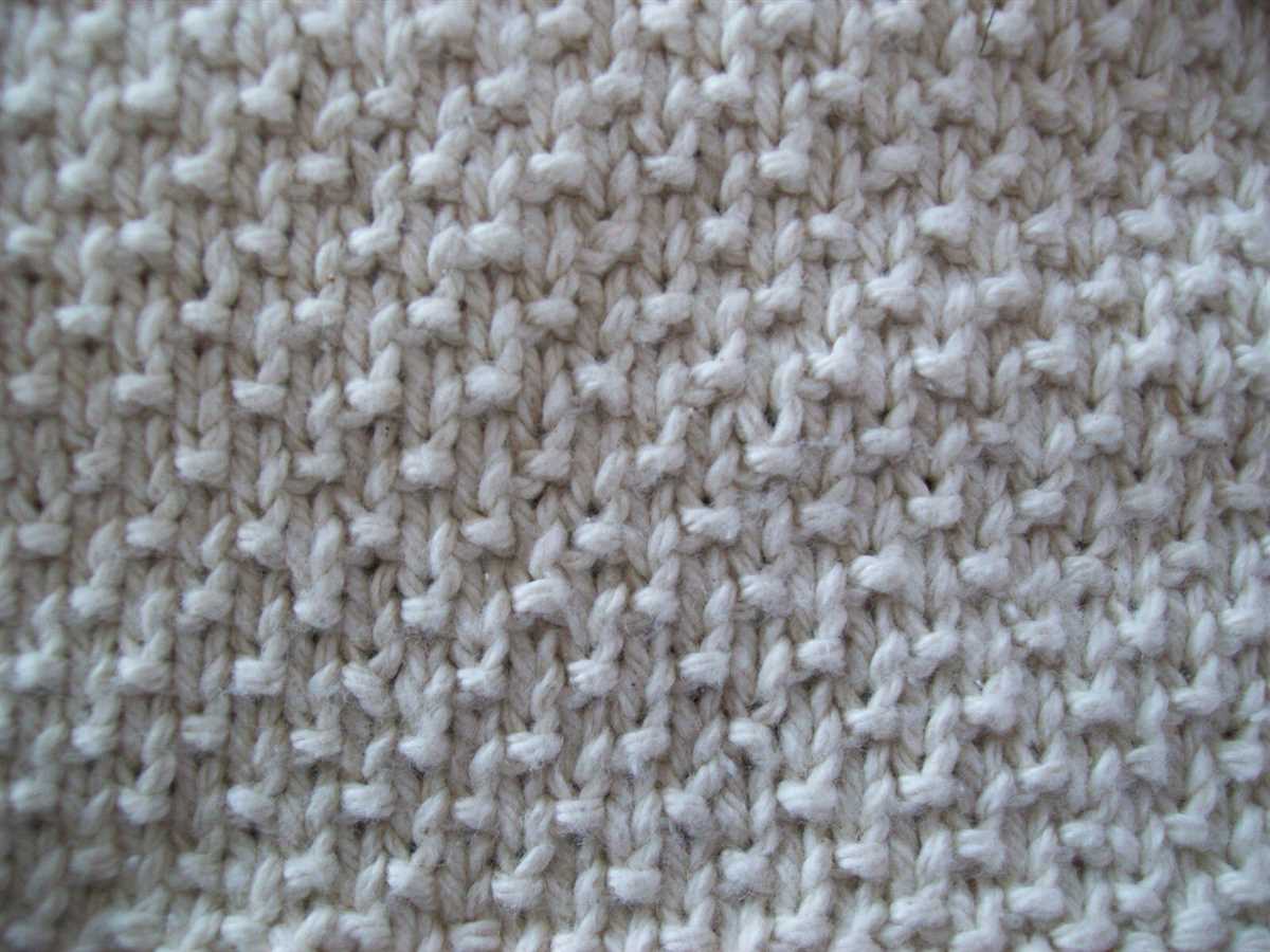 Knit stitch pattern multiple of 3