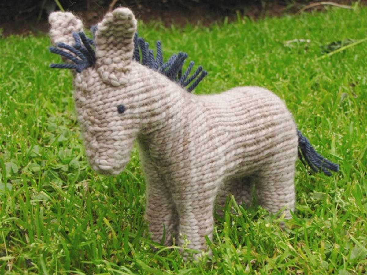 Knitted animal patterns