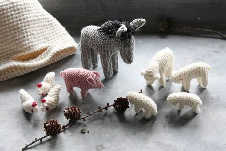 Knitted animal patterns