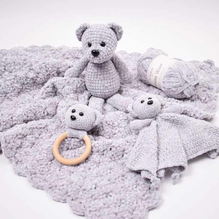 Knitted bear blanket pattern