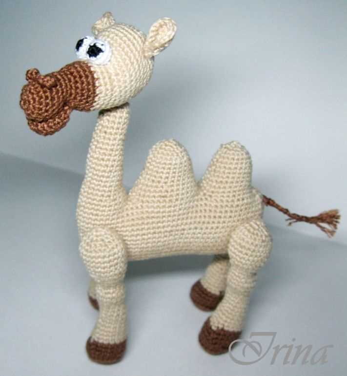 Knitted camel pattern