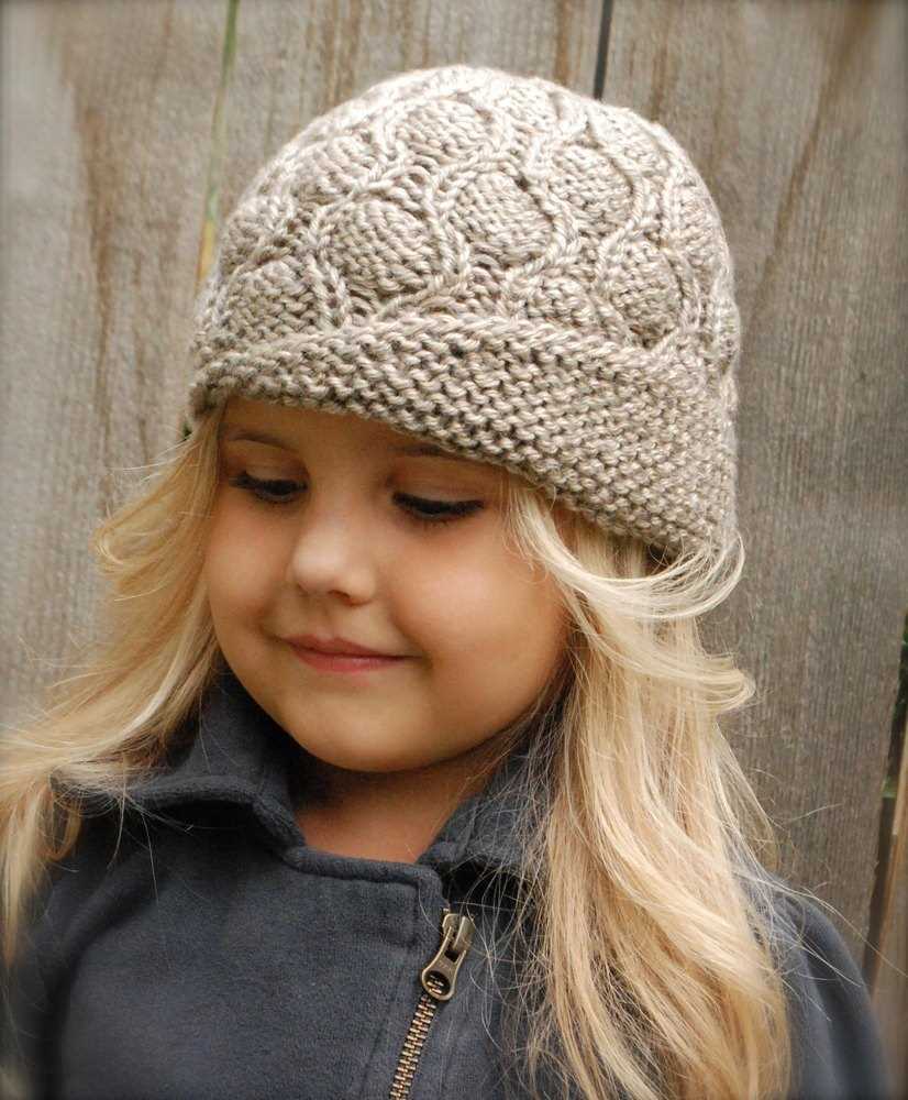 Knitted cloche pattern