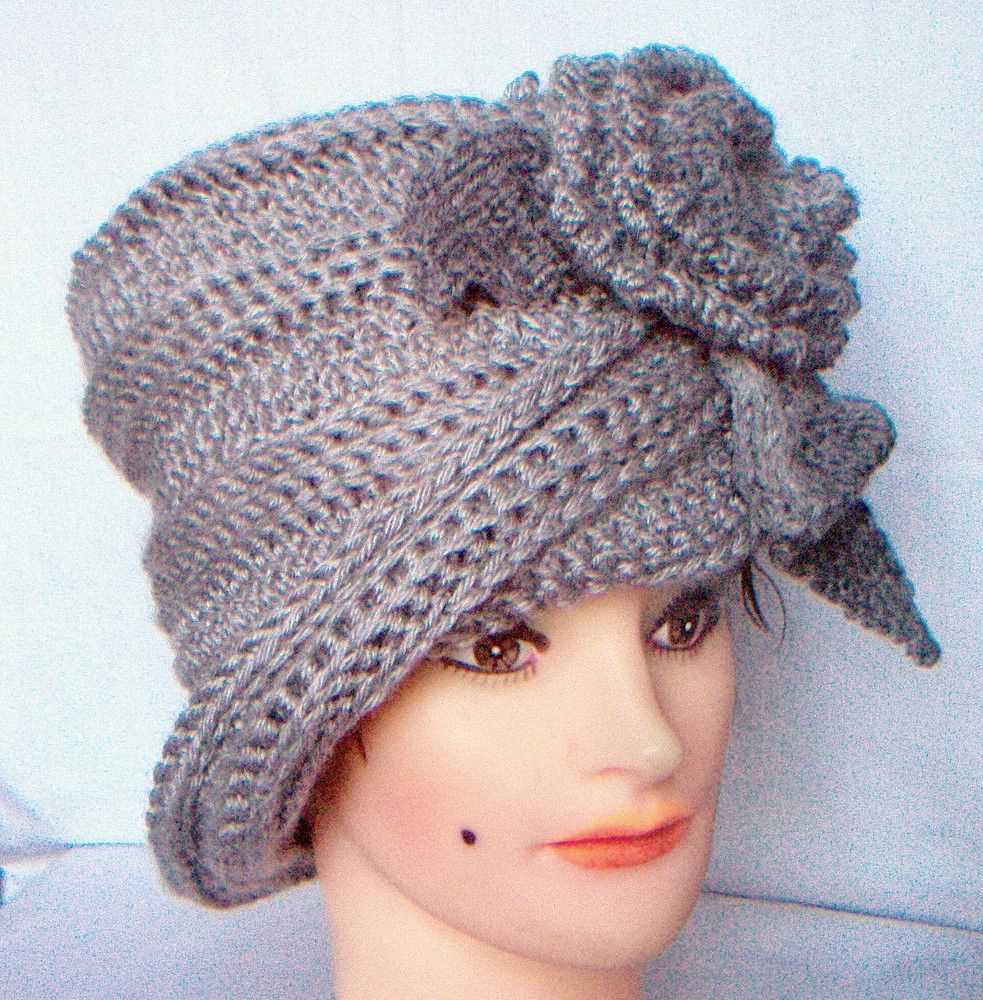 Knitted cloche pattern