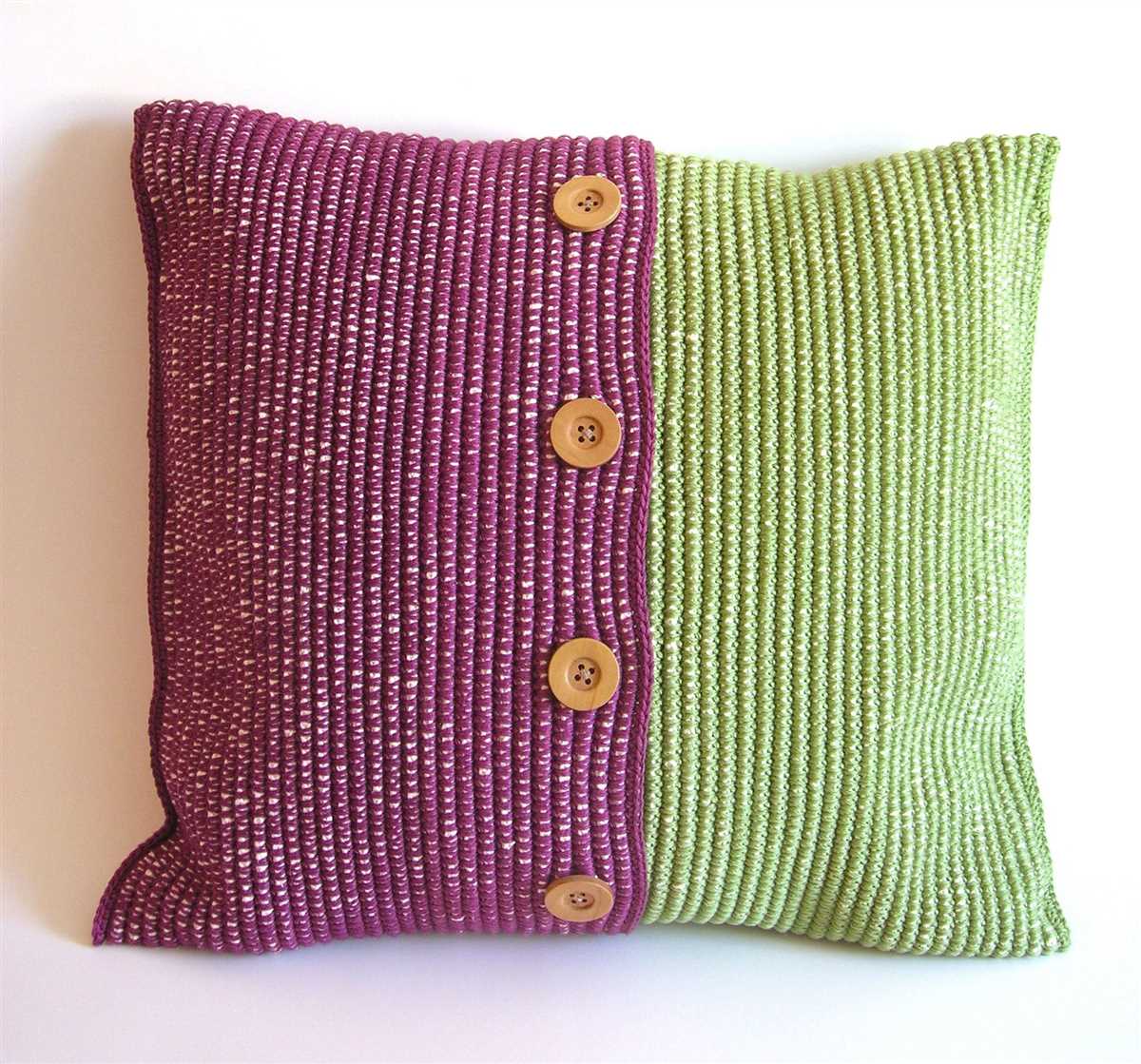 Knitted cushion patterns with buttons