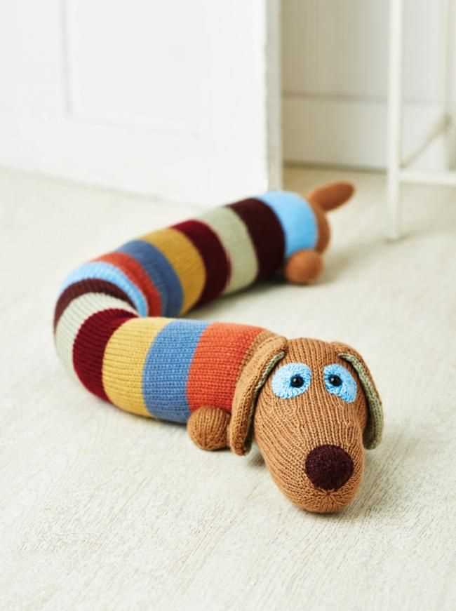 Knitted dog patterns toy