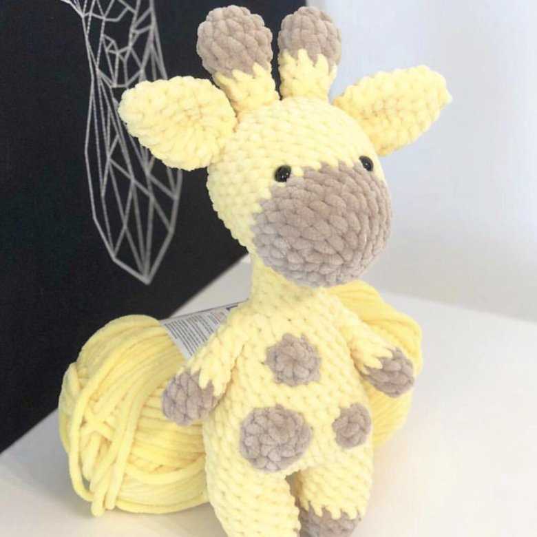 Knitted giraffe toy pattern