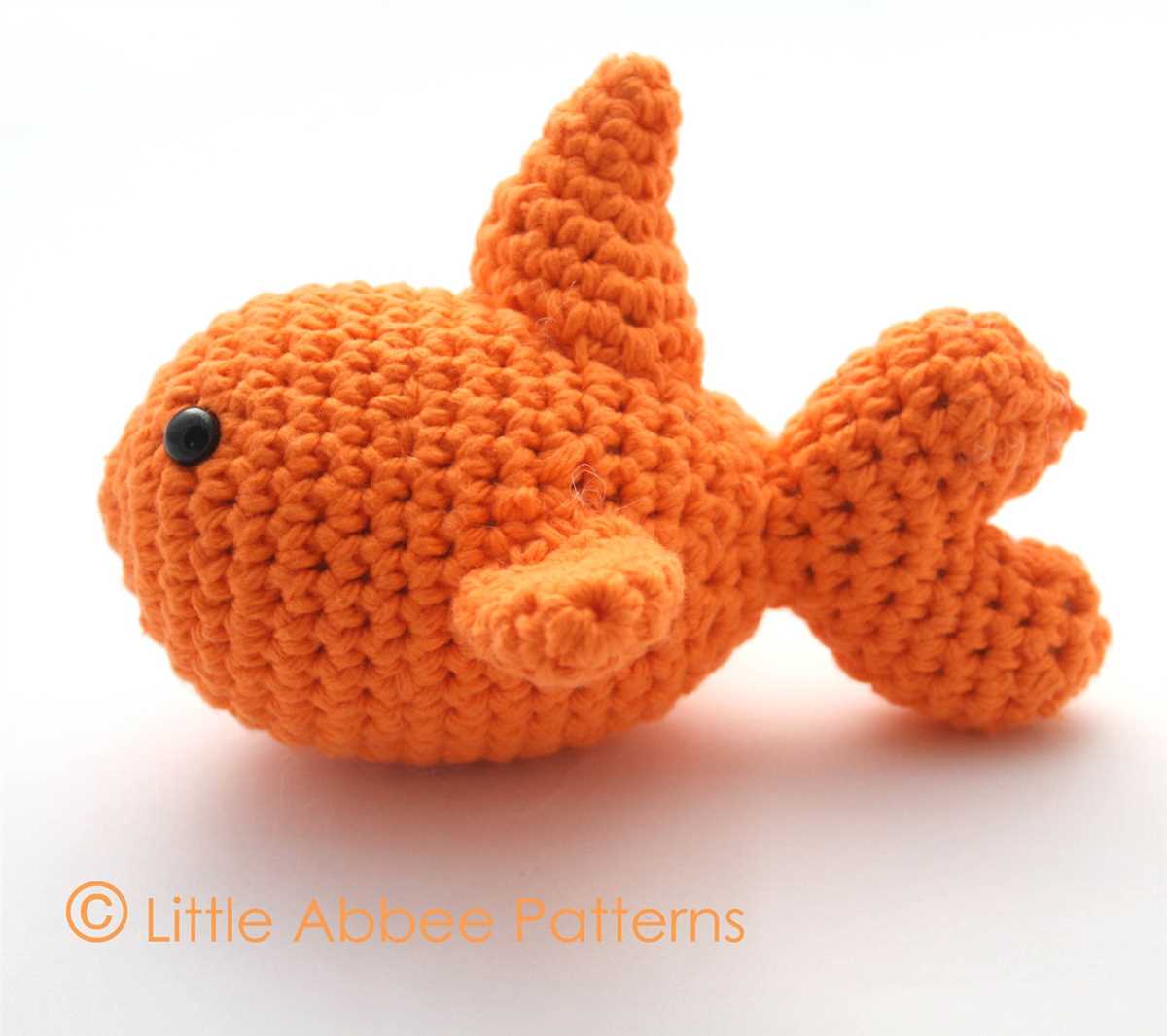 Knitted goldfish pattern