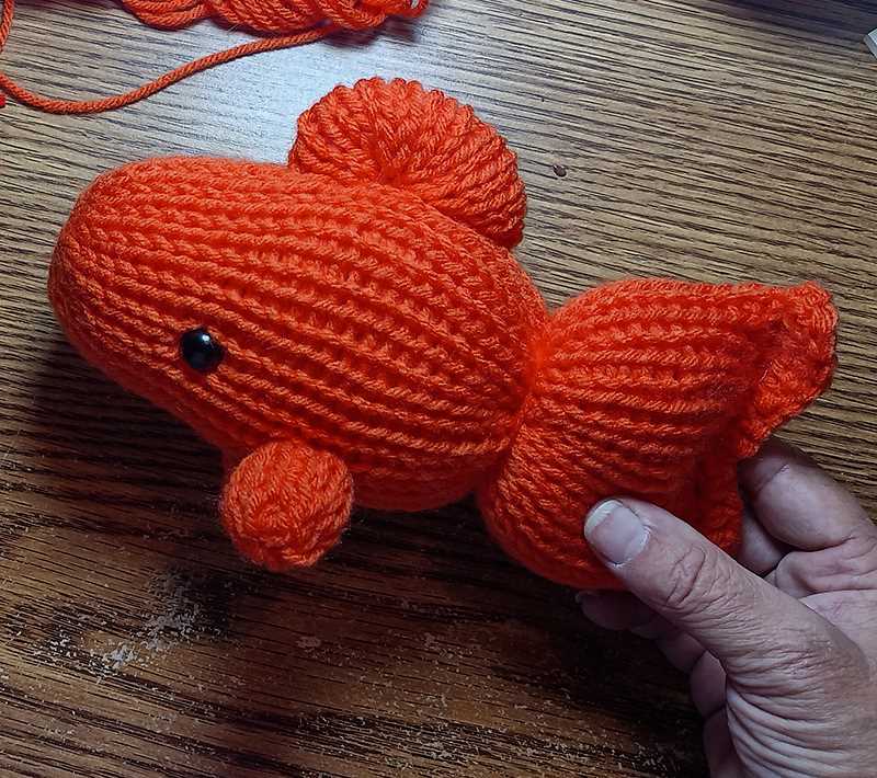 Knitted goldfish pattern