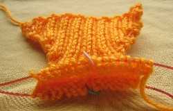 Knitted goldfish pattern