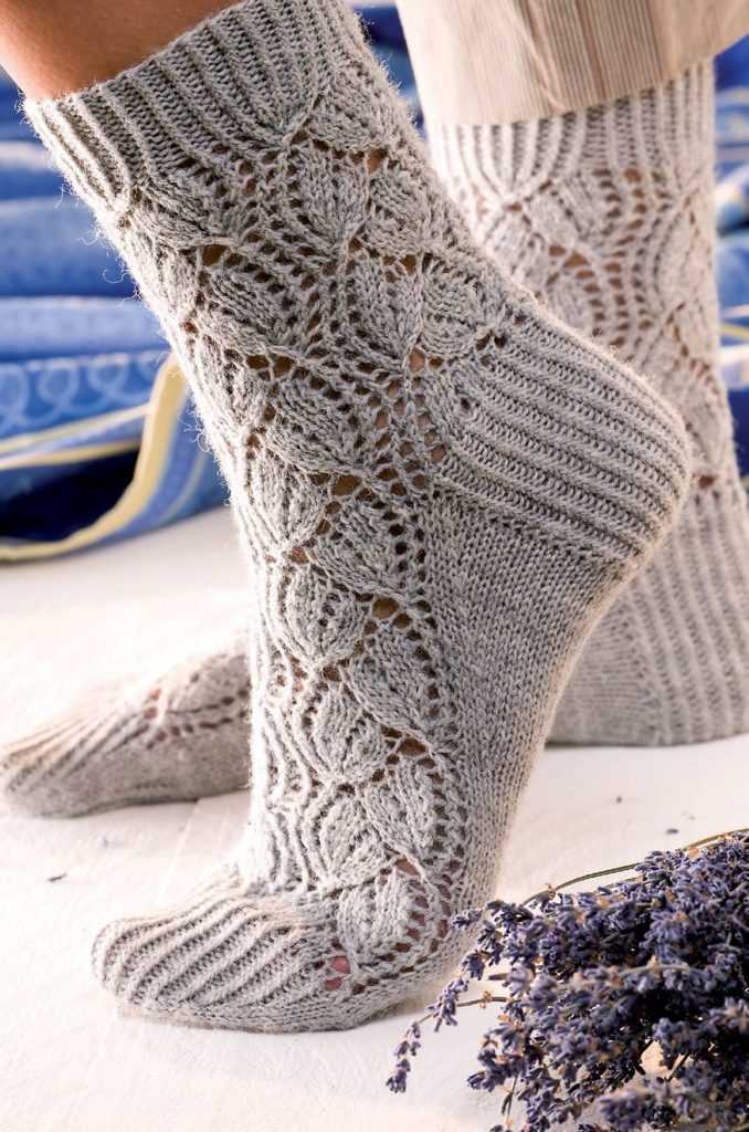 Knitted lace socks free pattern