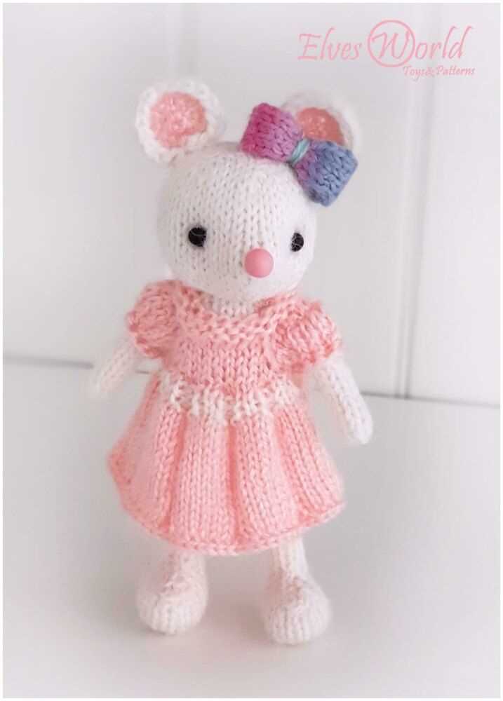 Knitted mice patterns