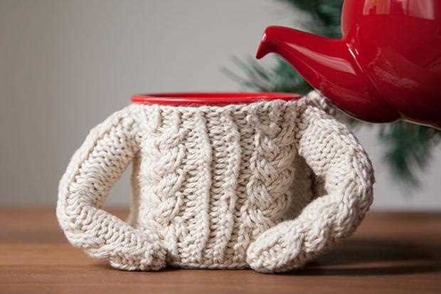 Knitted mug sweater pattern