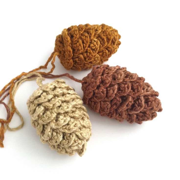 Knitted pine cone pattern