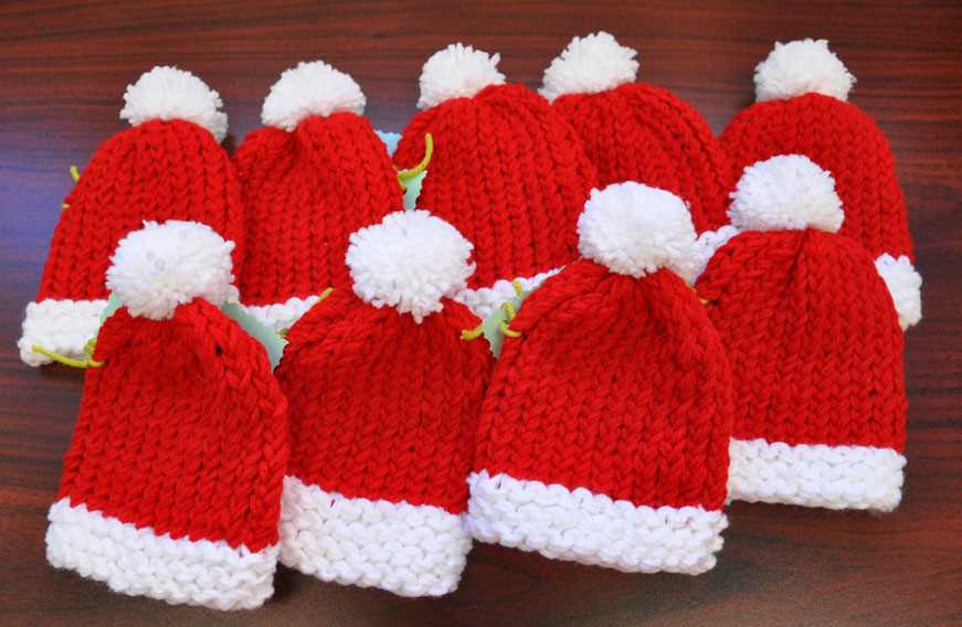 Knitted santa hat pattern