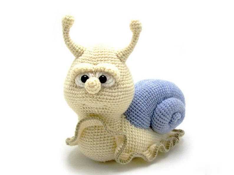 Knitted snail pattern