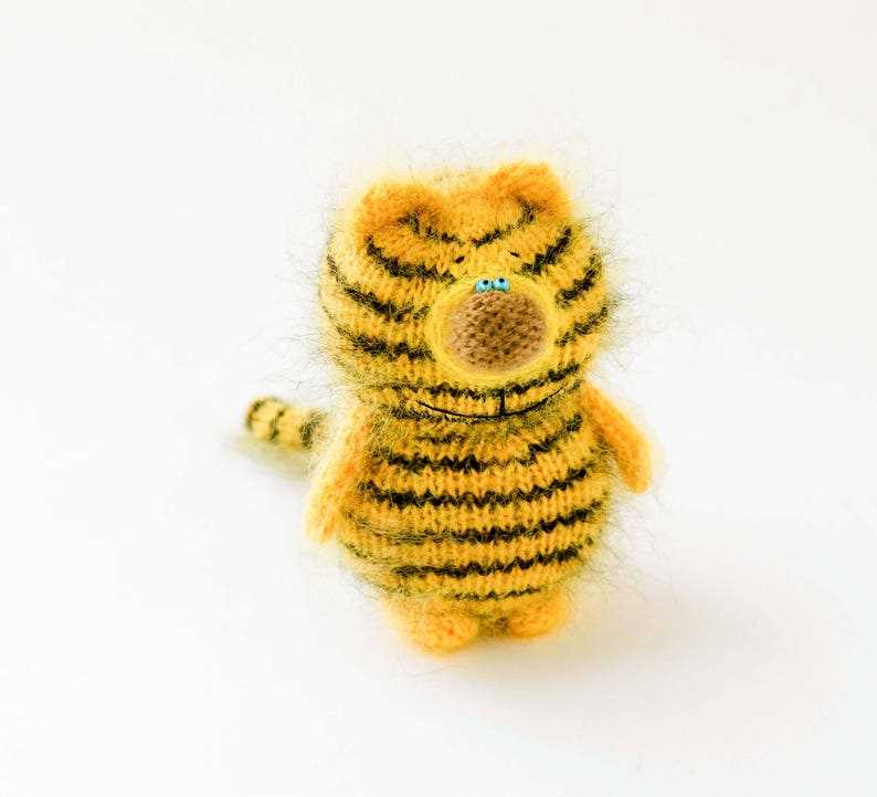 Knitted tiger toy pattern