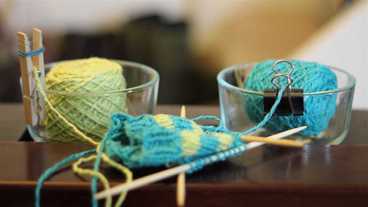 Knitted yarn bowl pattern