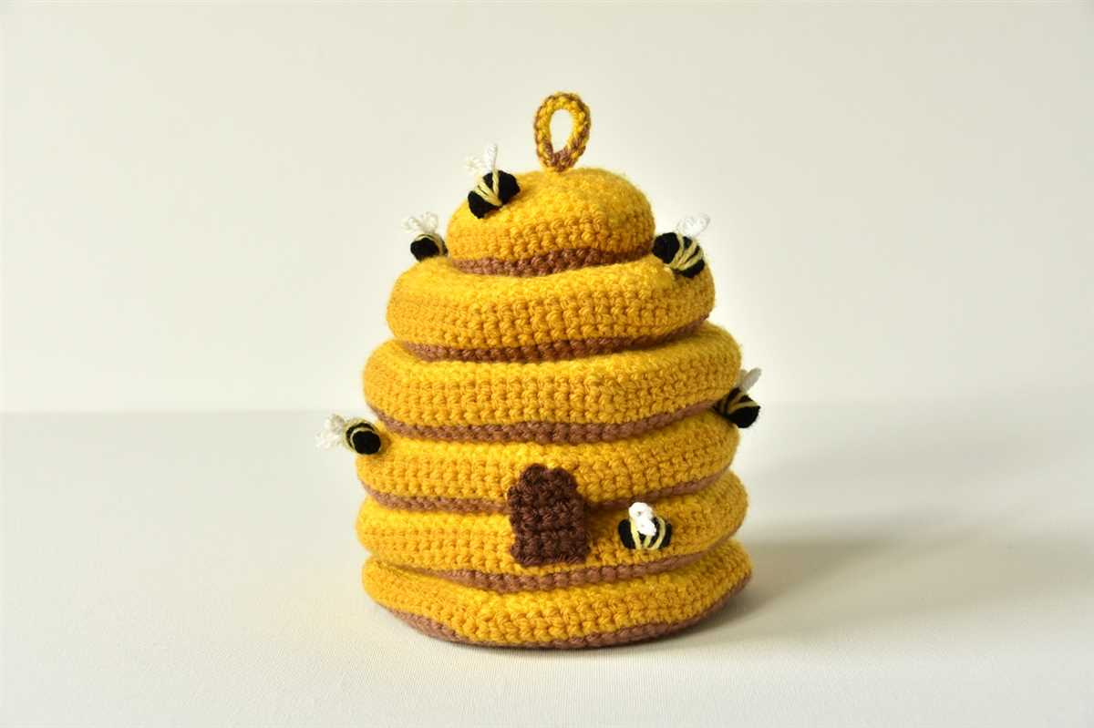 Knitted bee pattern