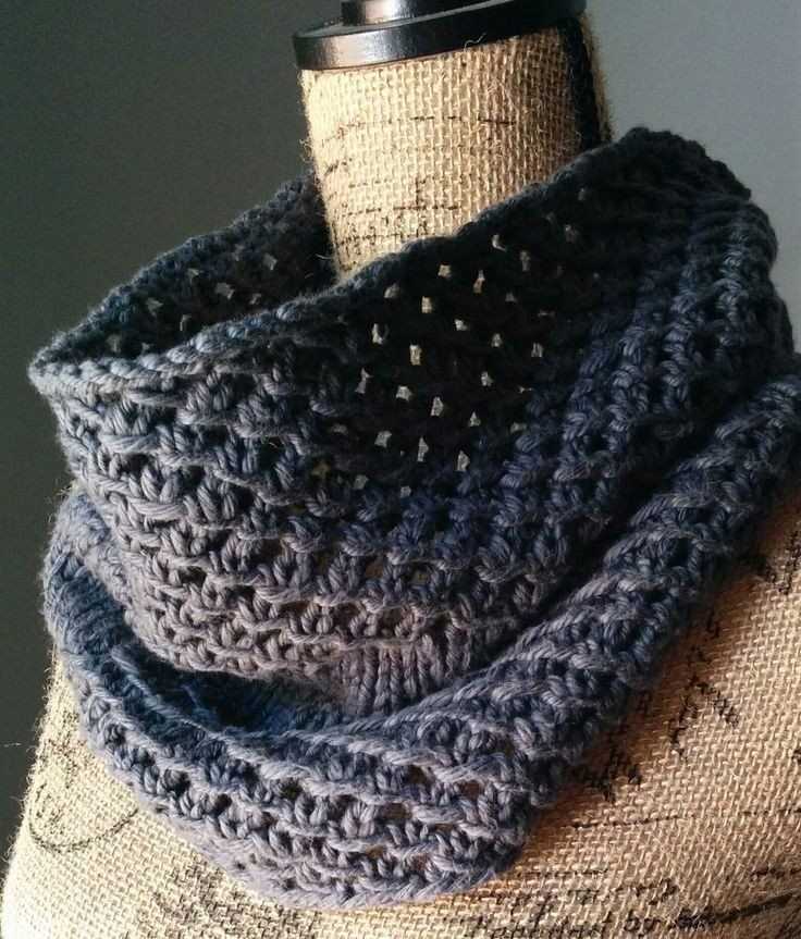 Knitted cowl scarf pattern