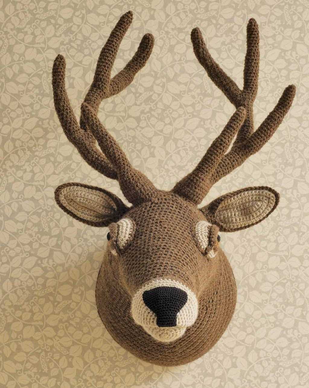 Knitted deer head pattern