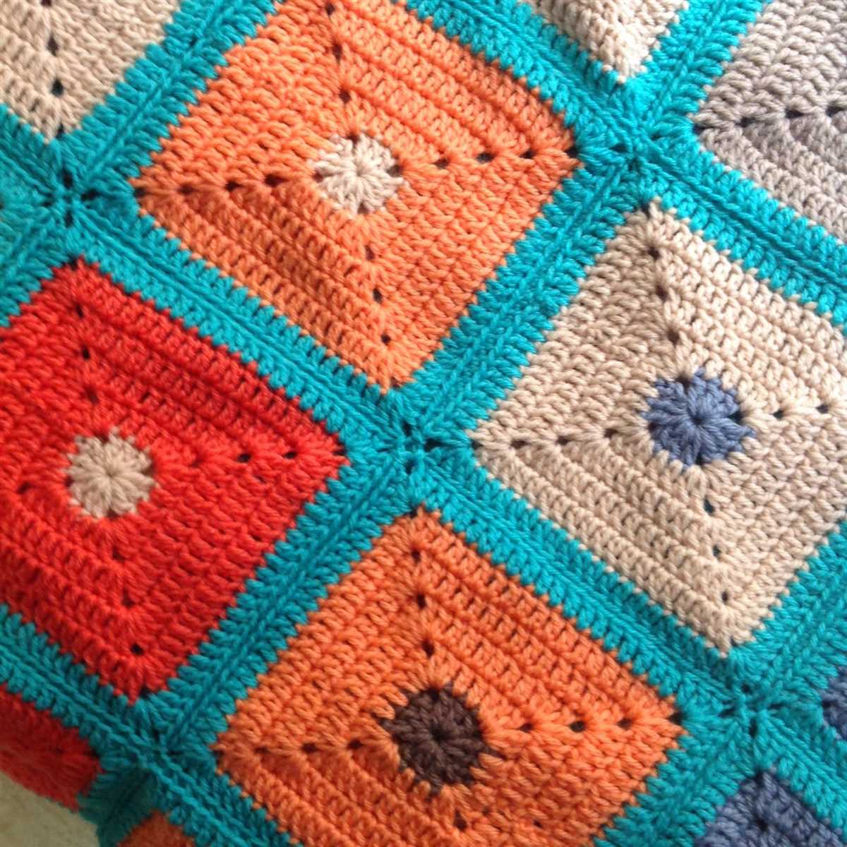 Knitted granny square blanket pattern