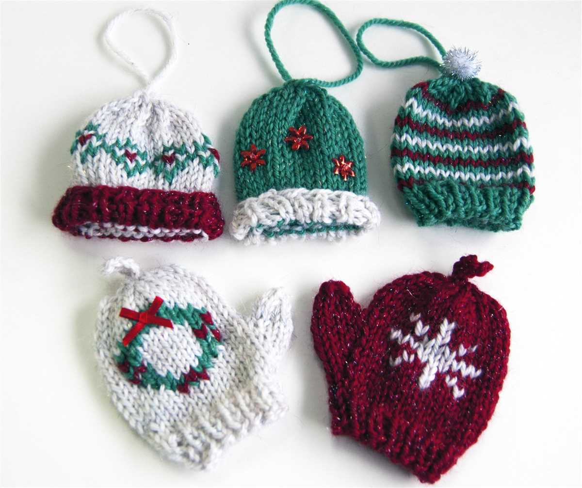 Knitted mitten christmas ornament pattern