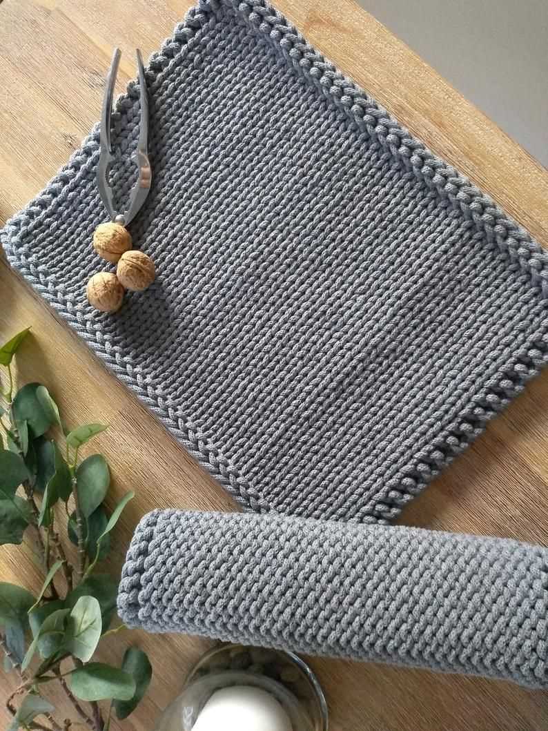 Knitted placemat pattern