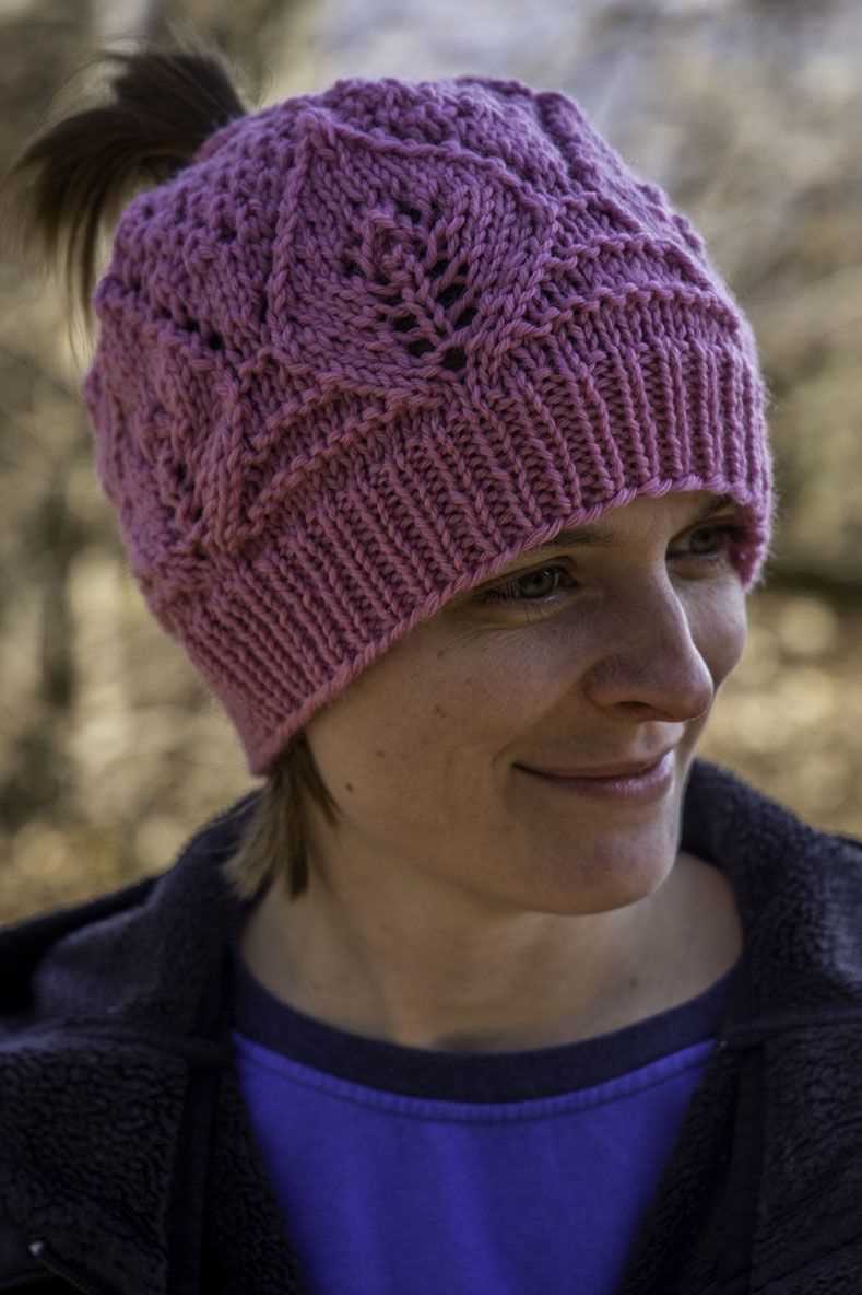 Knitted ponytail hat pattern free