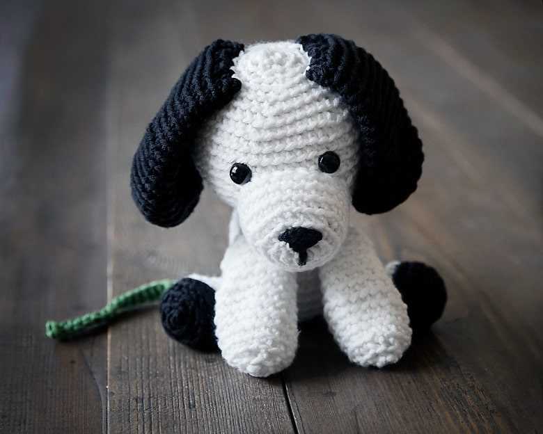 Knitted puppy pattern