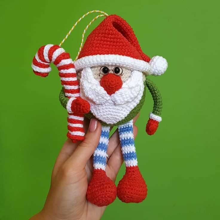 Knitted santa hat ornament pattern