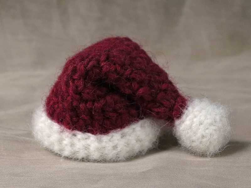 Knitted santa hat pattern