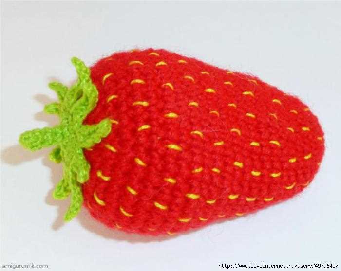 Knitted strawberry pattern free