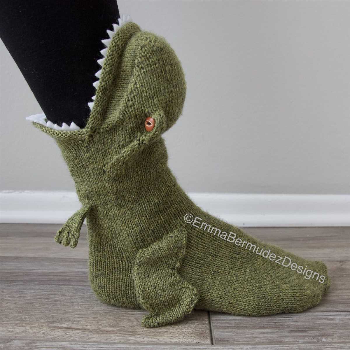 Knitting pattern crocodile socks