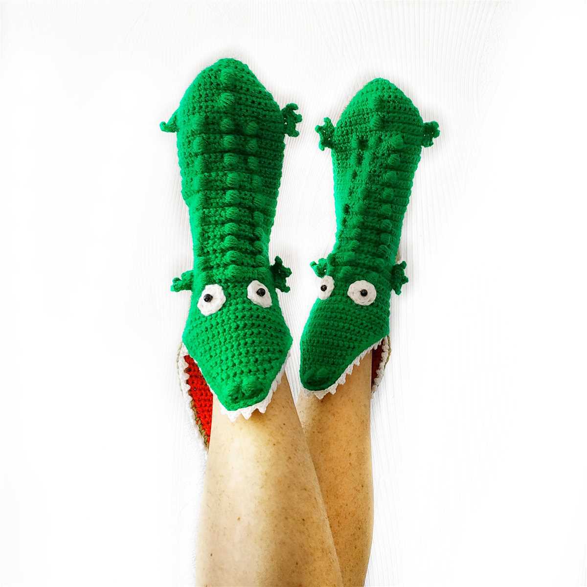 Knitting pattern crocodile socks